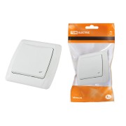 Розетка с крышкой 2П+З с защитными шторками 16А 250В IP44 белая "Онега" TDM