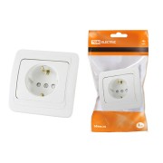 Розетка 2П+З 16А c защитными шторками белая "Валдай" TDM