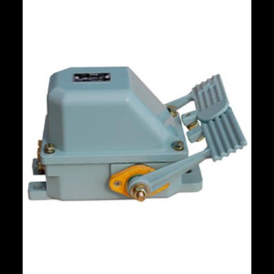 Выключатель НВ-702 У1, рычаг с 2-мя педалями, 10А, IP44, 2 эл. цепи, концевой ножной (ЭТ) ET513982 Выключатель НВ-702 У1, рычаг с 2-мя педалями, 10А, IP44, 2 эл. цепи, концевой ножной (ЭТ) ET513982