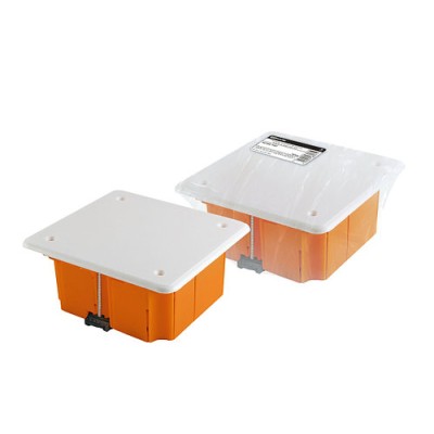 Распаячная коробка СП 92х92х45мм, крышка, пл. лапки, IP20, инд. штрихкод, TDM Распаячная коробка СП 92х92х45мм, крышка, пл. лапки, IP20, инд. штрихкод, TDM